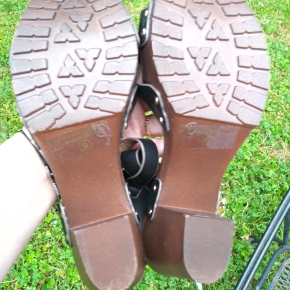 NWT from TBN Black Gemma strapped chunk heel - Picture 4 of 10